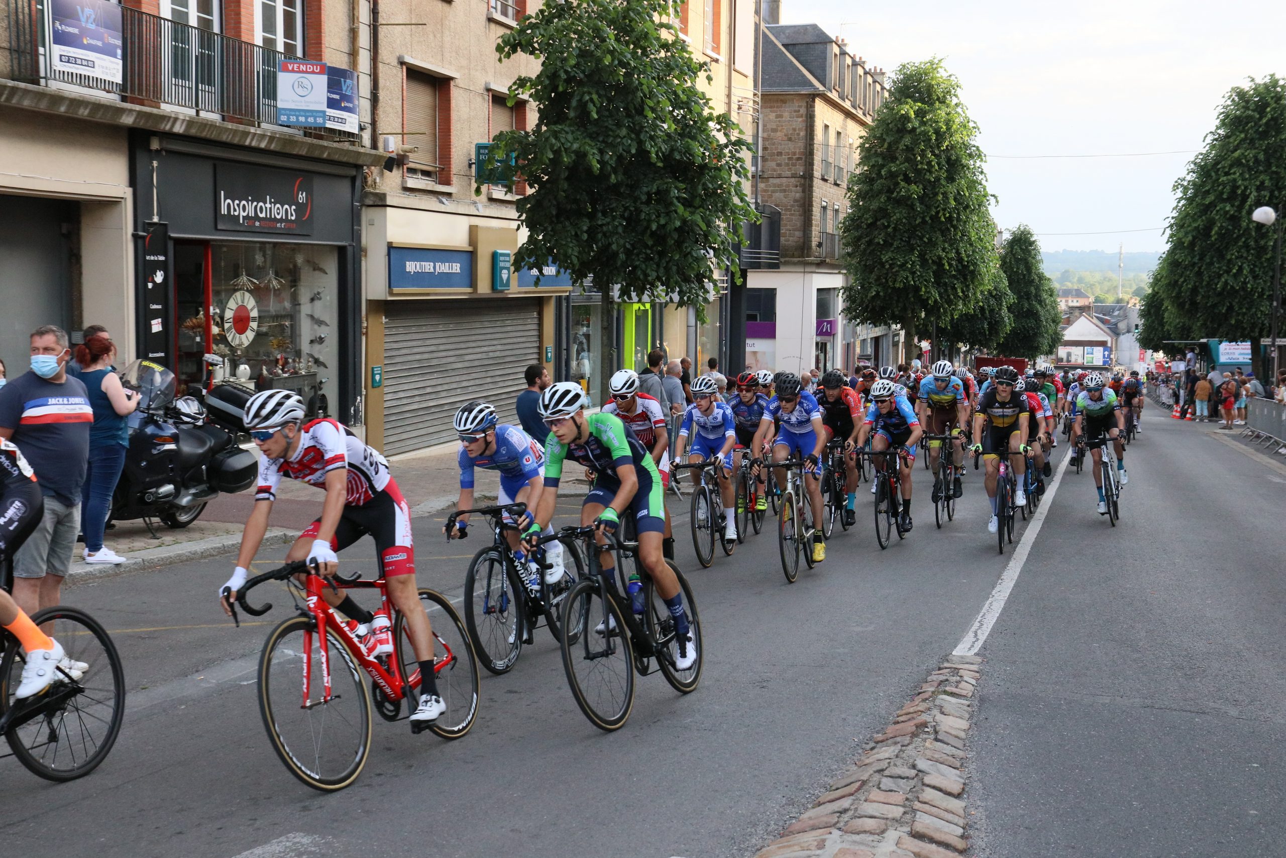Criterium cycliste - rue de Paris