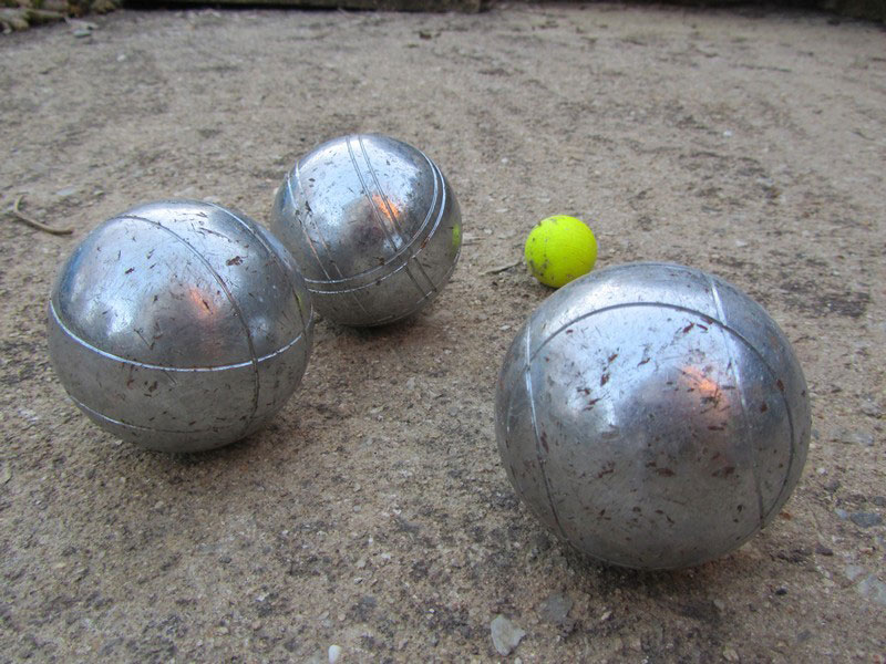 Concours de pétanque en doublettes formées